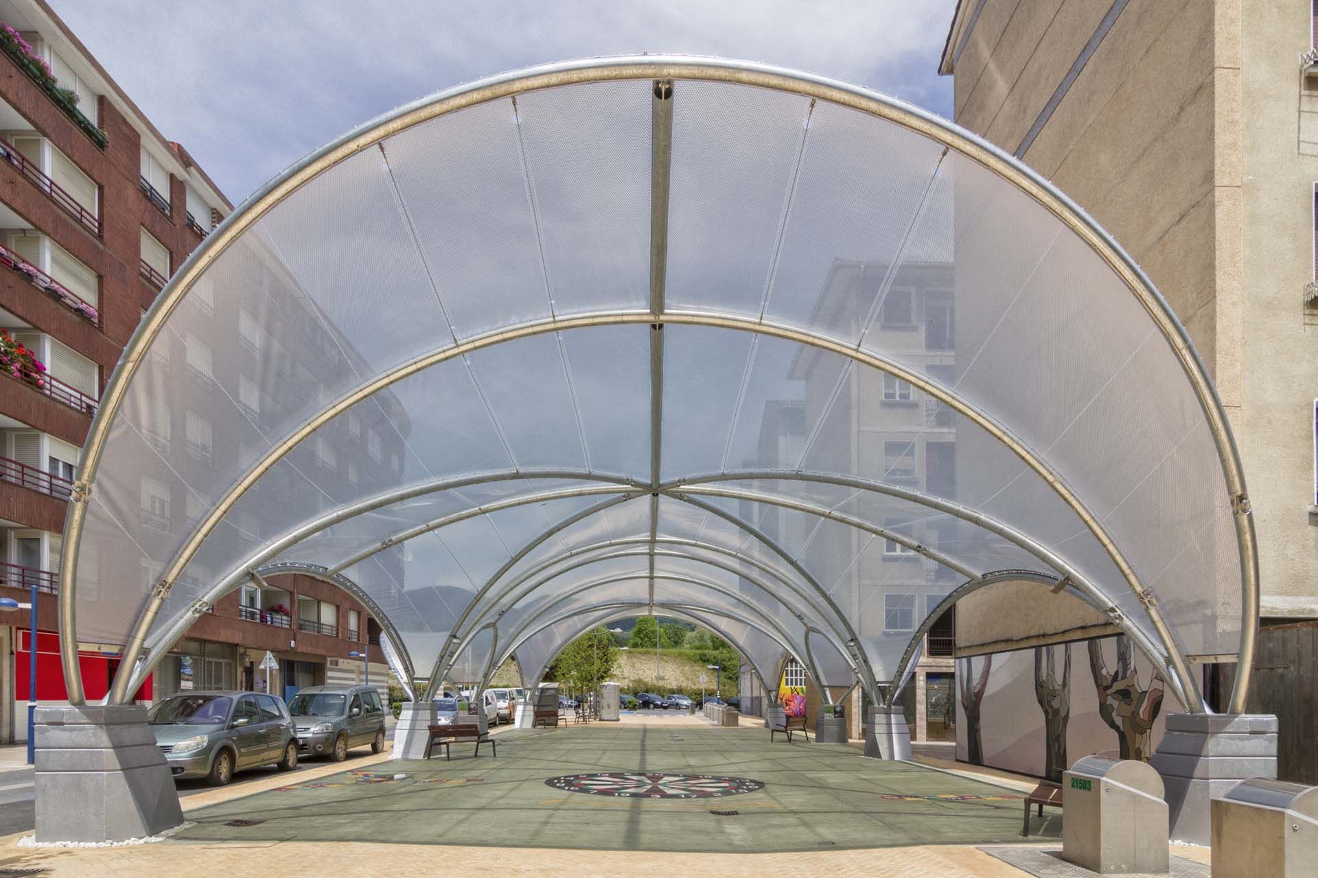 The membrane is made with a tensioned ETFE monolayer sheet system.